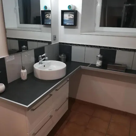 Quarto em Acomodações Particulares Spacieuse Salle De Bain Privative