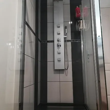 Spacieuse Salle De Bain Privative